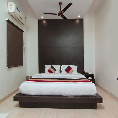 Oyo 1358 Hotel Crossroad Lucknow Exterior photo