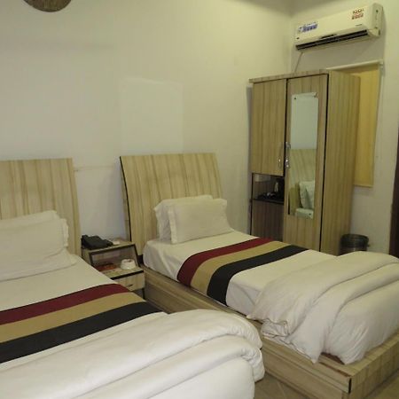 Oyo 1358 Hotel Crossroad Lucknow Exterior photo