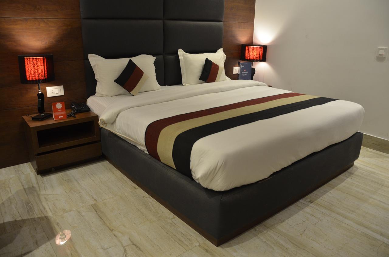 Oyo 1358 Hotel Crossroad Lucknow Exterior photo