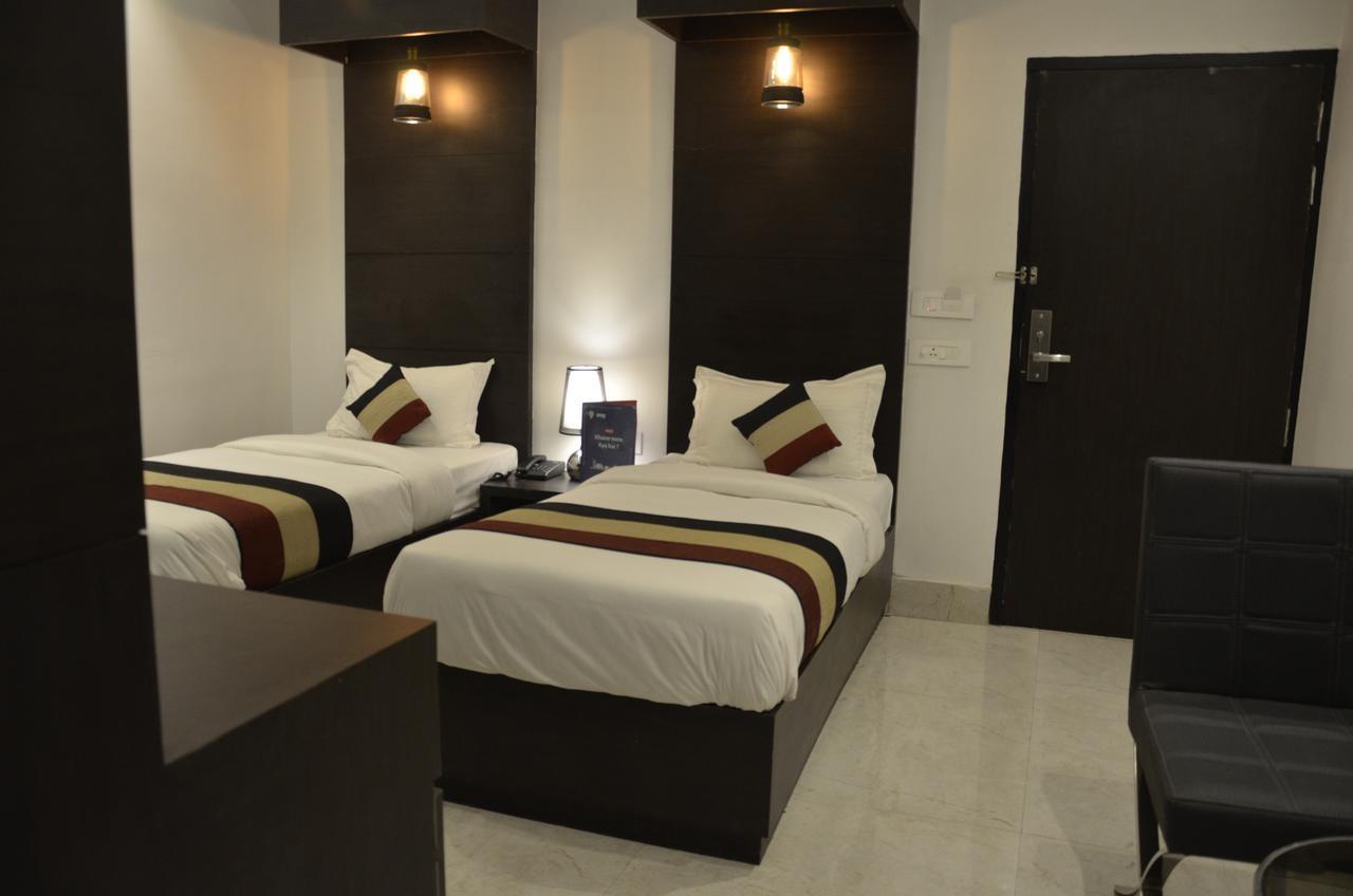 Oyo 1358 Hotel Crossroad Lucknow Exterior photo