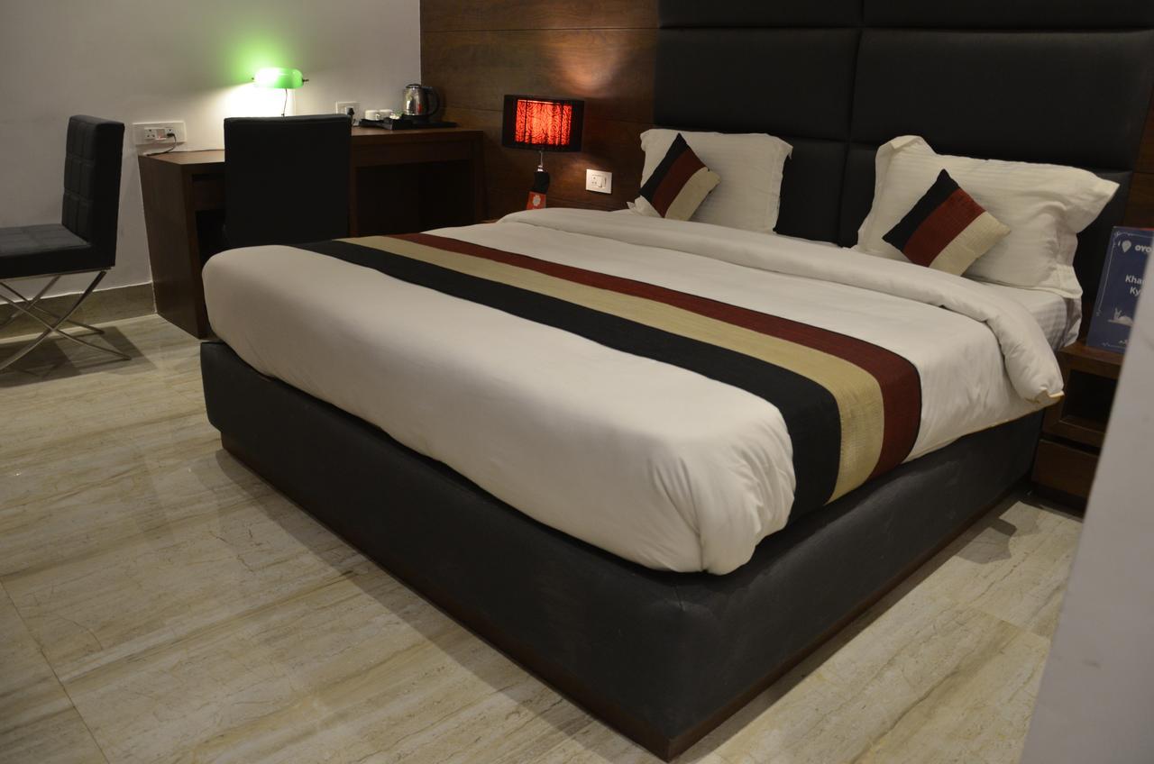 Oyo 1358 Hotel Crossroad Lucknow Exterior photo