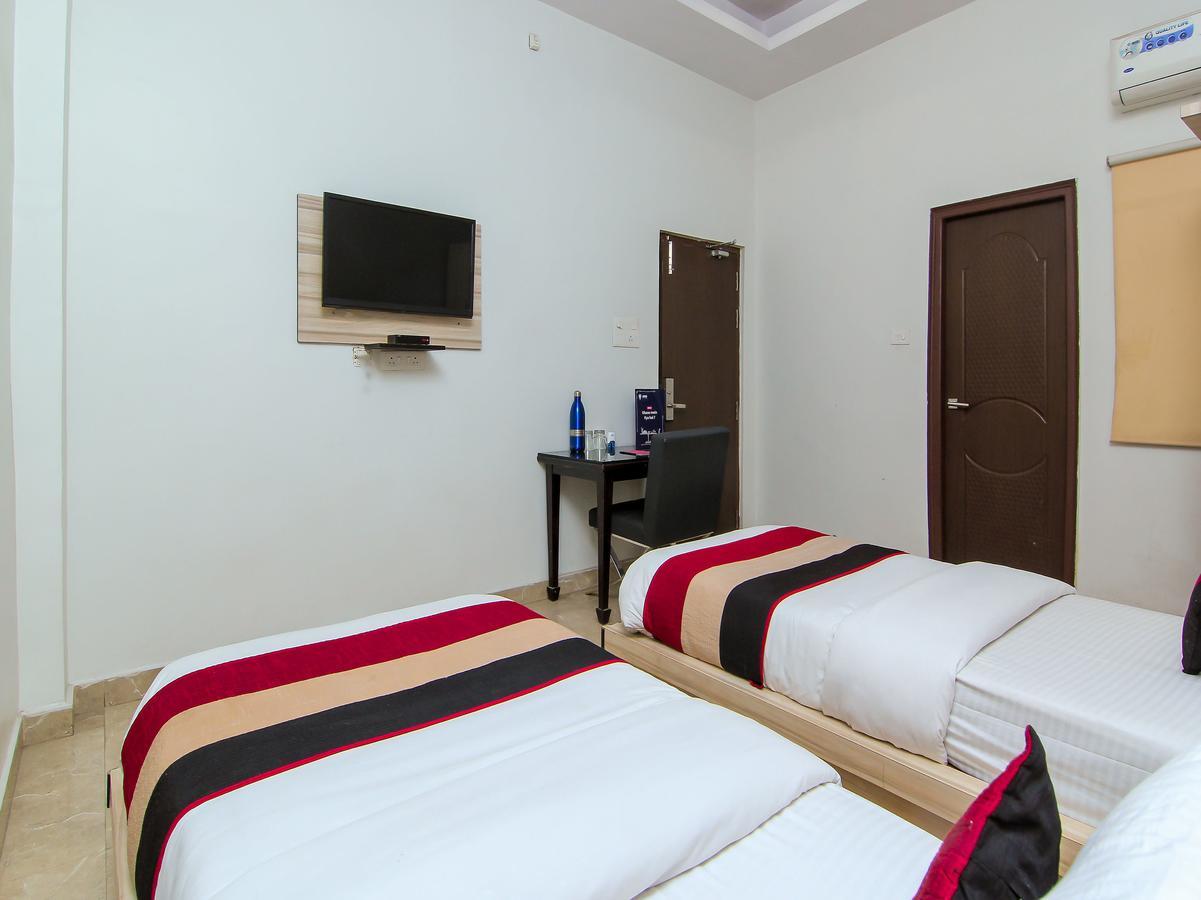 Oyo 1358 Hotel Crossroad Lucknow Exterior photo