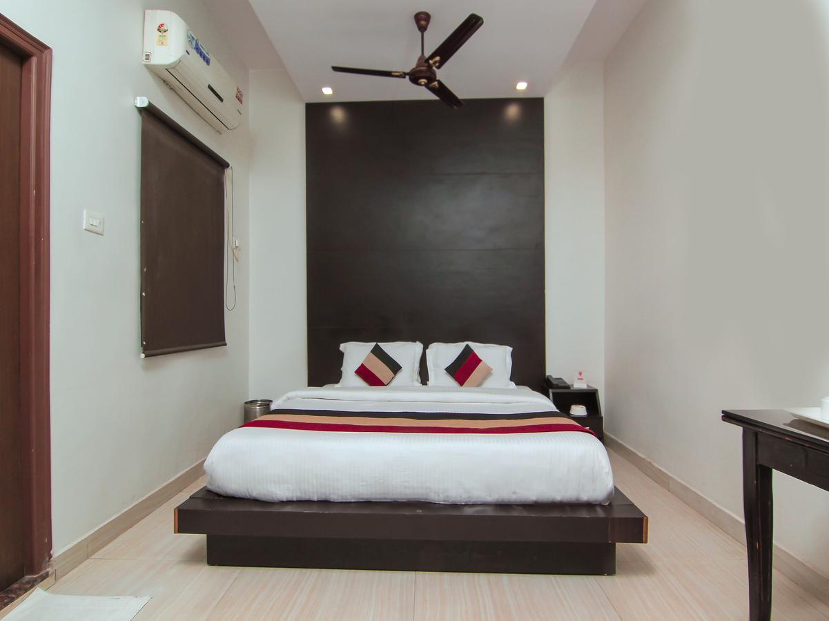 Oyo 1358 Hotel Crossroad Lucknow Exterior photo