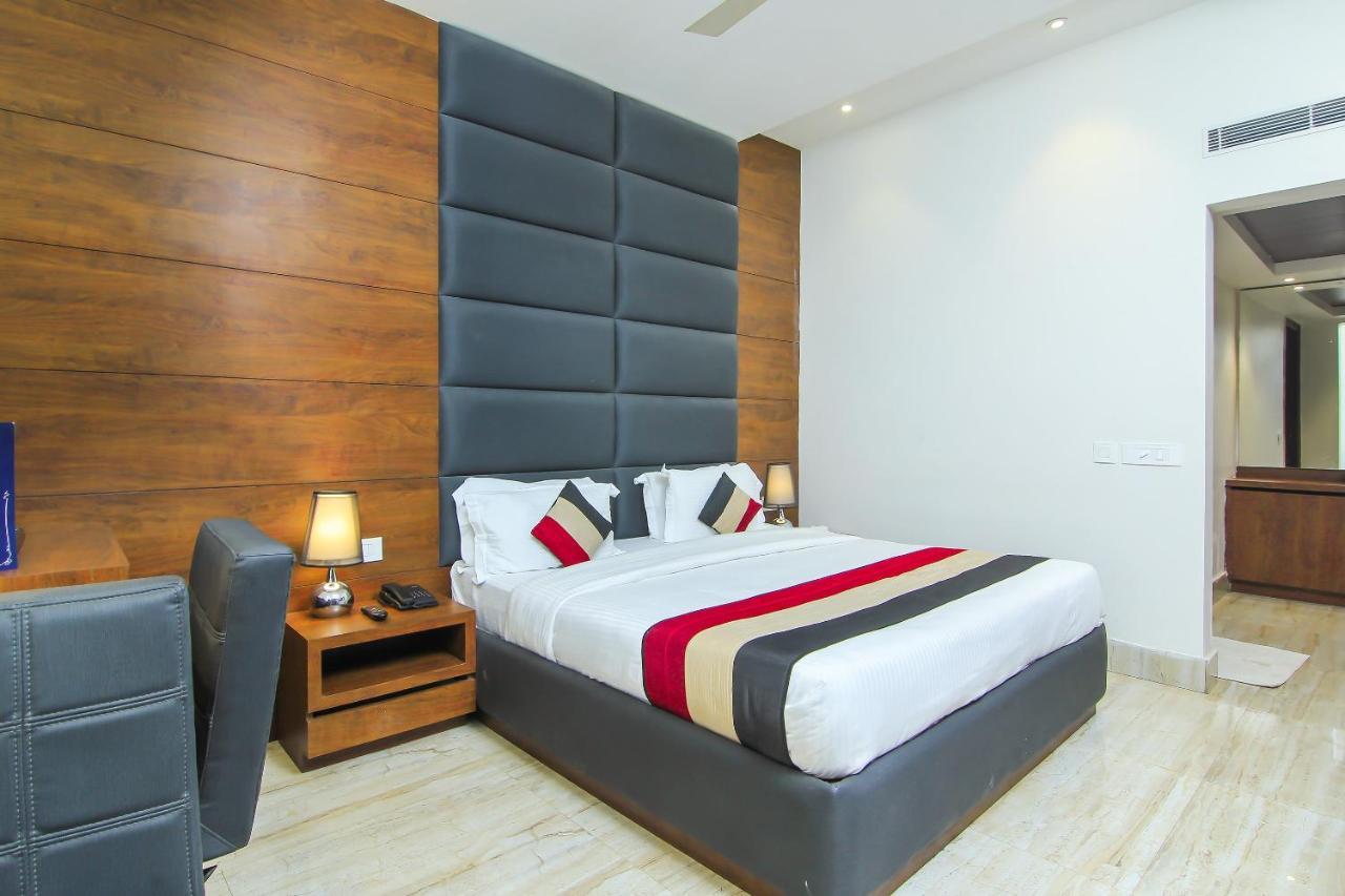 Oyo 1358 Hotel Crossroad Lucknow Exterior photo